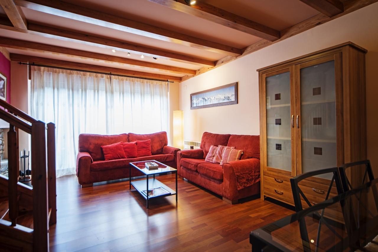 Cap Dera Vila - Apartamentos Turisticos Vielha Luaran gambar